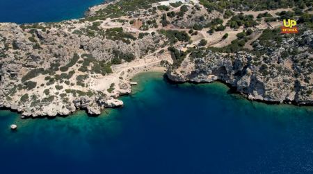 Η μοναδική παραλία της Ελλάδας εντός αρχαιολογικού χώρου Up&#039;ο ψηλά!