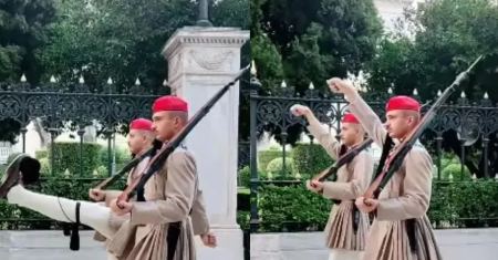 Η αλλαγή της προεδρικής φρουράς στην Αθήνα έγινε viral στο TikTok: Το εντυπωσιακό βίντεο των 13 εκατ. προβολών