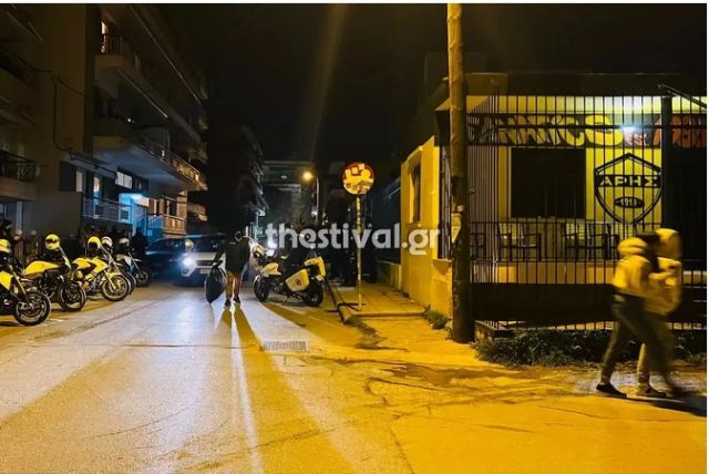 Θεσσαλονίκη: Βρέθηκαν δρεπάνια, τσεκούρια και σπαθί δίπλα στον κεντρικό σύνδεσμο του Άρη στη Χαριλάου