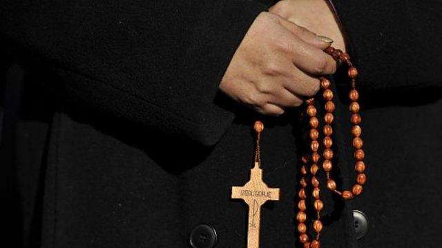 Aπάτη 30 εκατ. ευρώ έστησε υψηλόβαθμος καθολικός κληρικός