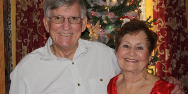 Κορωνοϊός: Παντρεμένο για 50 χρόνια ζευγάρι πέθανε πιασμένο χέρι χέρι με διαφορά 6 λεπτών
