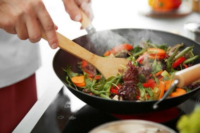 6 λαχανικά που είναι πιο θρεπτικά όταν μαγειρεύονται
