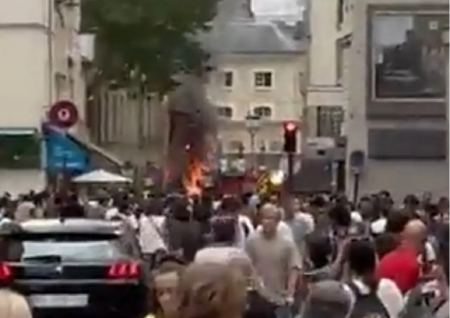 Ισχυρή έκρηξη στο Παρίσι από διαρροή αερίου! Κτίρια έχουν καταρρεύσει και έχουν τυλίχθεί στις φλόγες - Τουλάχιστον 16 τραυματίες