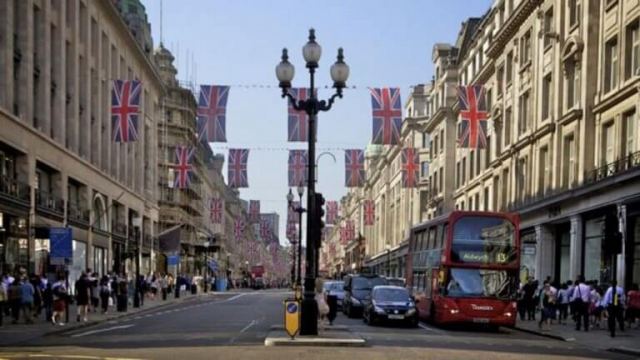 Λονδίνο: Φόρος από σήμερα στα παλαιότερα και περισσότερο ρυπογόνα αυτοκίνητα!