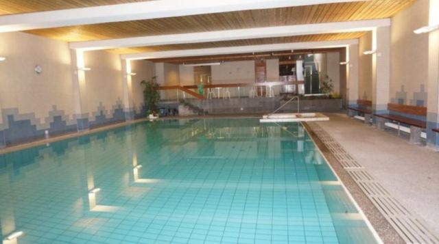 Ξενοδοχείο στην Ελβετία ζήτησε από τους «Εβραίους πελάτες» να κάνουν ντους πριν την πισίνα!