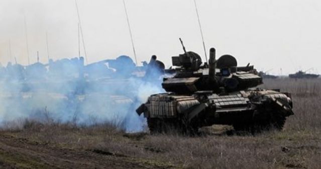 Παρουσία ισχυρής ρωσικής στρατιωτικής δύναμης καταγγέλλει η Ουκρανία