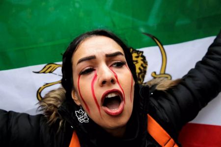 Ιράν: Πυροβολεί αδιακρίτως εναντίον διαδηλωτών το καθεστώς – 72 νεκροί μόνον την τελευταία εβδομάδα