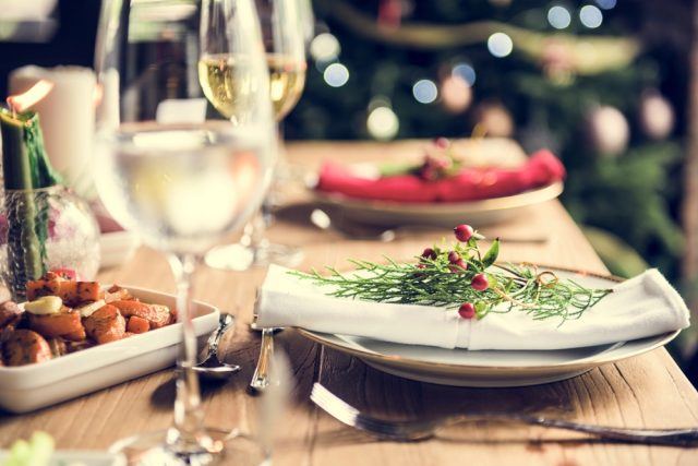 Ρεβεγιόν Χριστουγέννων στη «Χώρα» - Κλείστε θέση στο πιο γιορτινό τραπέζι!