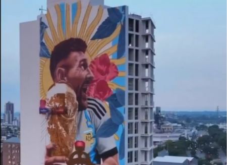 Λιονέλ Μέσι: Επική τοιχογραφία με τη μορφή του στο Σάντα Φε