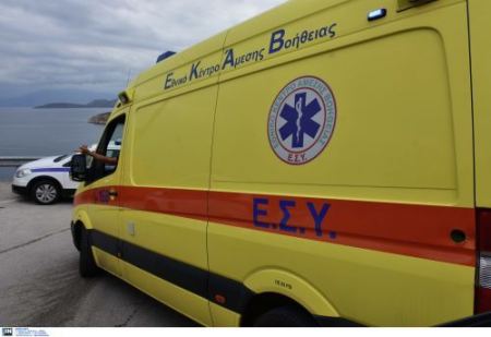 Θεσσαλονίκη: Διασώστης του ΕΚΑΒ παρασύρθηκε από διερχόμενο όχημα την ώρα που επιχειρούσε σε τροχαίο