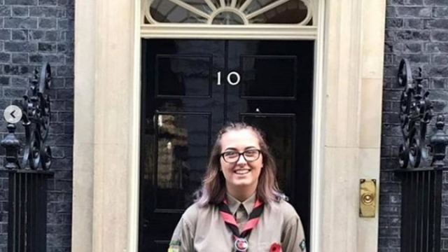 Σοκ στη Βρετανία - Νεκρή 17χρονη που τη μαχαίρωσαν σε παιδική χαρά