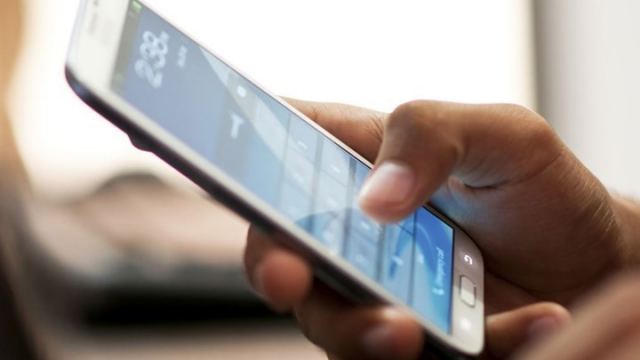 Οι ειδικοί σε θέματα ασφάλειας τεχνολογίας προειδοποιούν - Στο έλεος των χάκερ τα κινητά τηλέφωνα