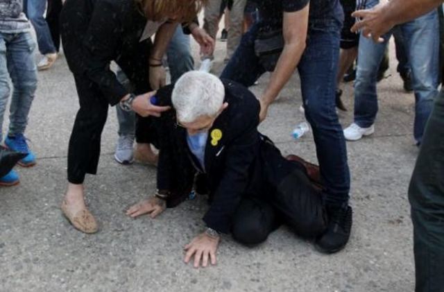 Ο Γιάννης Μπουτάρης λύνει τη σιωπή του μετά την επίθεση – Νέες εικόνες – Αποθεώνει τους δράστες η Ουρανία Μιχαλολιάκου [pics, vids]