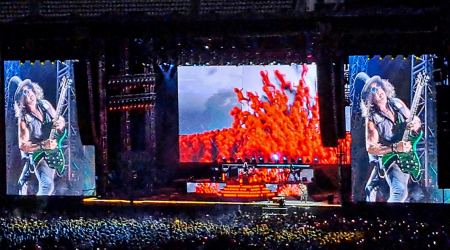Οι Guns N’ Roses αψήφισαν τον καύσωνα και έπαιξαν τρεις ολόκληρες ώρες στο Ολυμπιακό Στάδιο