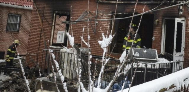 Μπρούκλιν: Επτά παιδιά κάηκαν ζωντανά - Η μητέρα πήδηξε από το παράθυρο και σώθηκε
