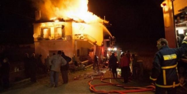 Φθιώτιδα: Οι φλόγες κατάπιαν δυο ορόφους - Μεγάλη καταστροφή