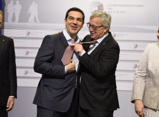 Του… δένουν την γραβάτα! Αποθέωση Τσίπρα από διεθνή ΜΜΕ για την συμφωνία του Eurogroup!