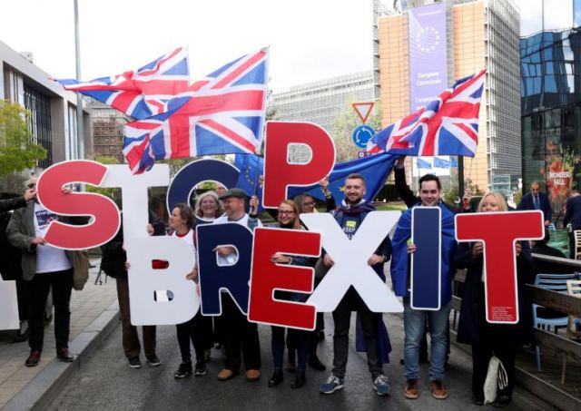 Brexit: Όλοι κατά της Συμφωνίας Τζόνσον – Βρυξελλών! Νέο δημοψήφισμα ζητά ο Κόρμπιν