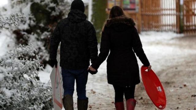 Σφοδρές χιονοπτώσεις στην Ολλανδία: Κλειστά σχολεία, ακυρώσεις πτήσεων