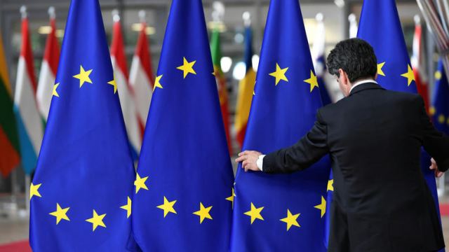 ΕΕ: «Φρένο» στις ενταξιακές διαπραγματεύσεις για Αλβανία &amp; Β. Μακεδονία