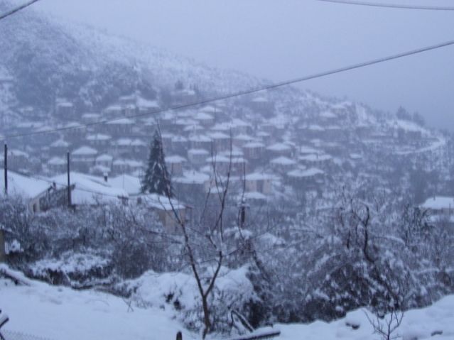 Πολύ κρύο, βροχές αλλά και χιόνια στα ορεινά της Κεντρικής Ελλάδας