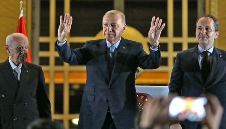 Εκλογές στην Τουρκία: Ως νέος «Μωάμεθ ο Πορθητής» ο Ερντογάν στην Αγία Σοφία μετά τη νίκη του