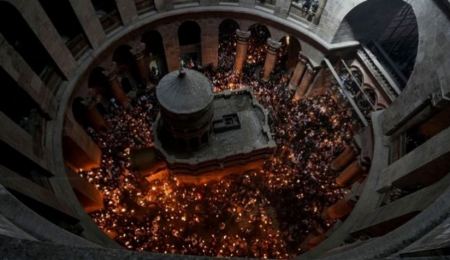 Αγιο Φως: &quot;Παράλογοι και πρωτοφανείς περιορισμοί στην πρόσβαση στον Πανάγιο Τάφο&quot; λέει το Πατριαρχείο