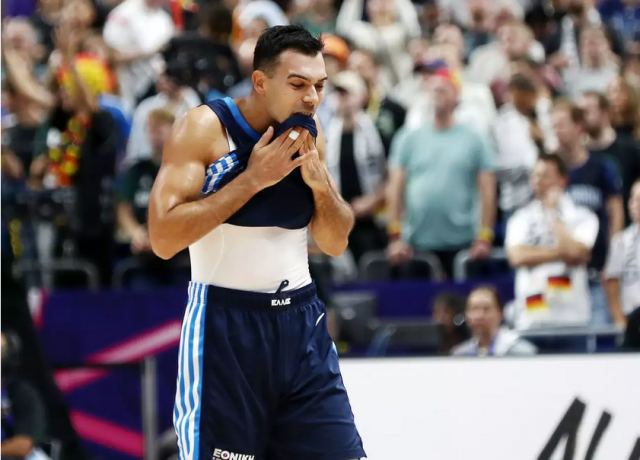 Ο Κώστας Σλούκας ενημέρωσε ότι δεν θα αγωνιστεί με την Εθνική Ελλάδας στο Μουντομπάσκετ 2023