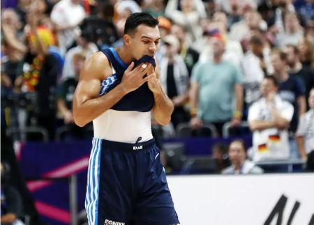 Ο Κώστας Σλούκας ενημέρωσε ότι δεν θα αγωνιστεί με την Εθνική Ελλάδας στο Μουντομπάσκετ 2023