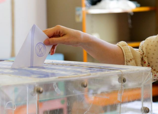 Δημοσκόπηση βόμβα - Εκτίμηση εκλογικής επιρροής: Στο 42% η Νέα Δημοκρατία στο 18% ο ΣΥΡΙΖΑ - &quot;Τσακίζονται&quot; τα μικρά κόμματα