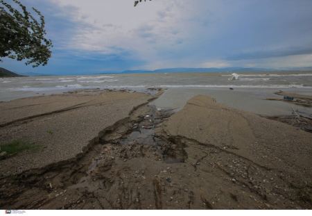 Κακοκαιρία Petar: Έντονες βροχές και χαλάζι στην Κέρκυρα – Απεγκλωβίστηκαν 10 λουόμενοι από παραλία