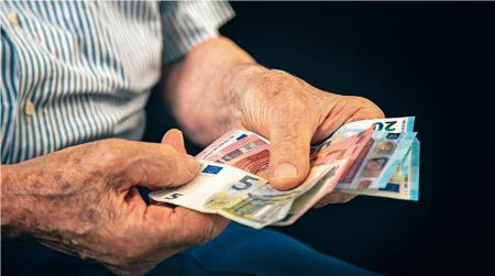 Προσωπική διαφορά: Με ποιες προϋποθέσεις οι συνταξιούχοι θα λάβουν το επίδομα έως 200 ευρώ
