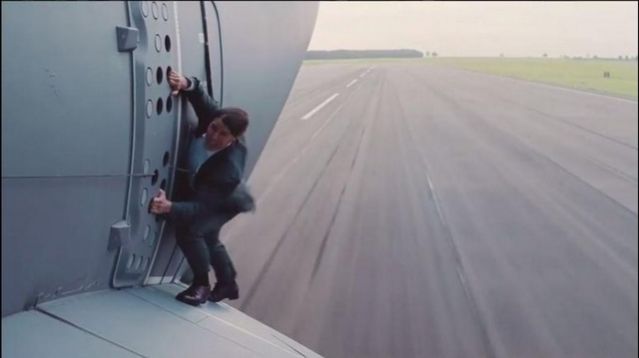 Ο Τομ Κρουζ χωρίς κασκαντέρ κόβει την ανάσα σε σκηνή του Mission Impossible