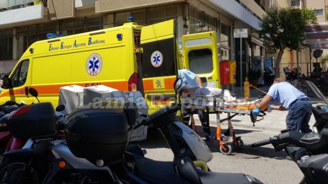 Λαμία: Βρέθηκε πεσμένη στο πεζοδρόμιο της πλατείας