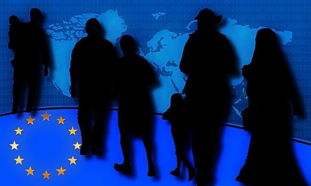 Συμφωνία για μετανάστες και πρόσφυγες - Η Σύνοδος της Ε.Ε. αποφάσισε μπλόκο στη μετακίνηση με κοινά κέντρα υποδοχής