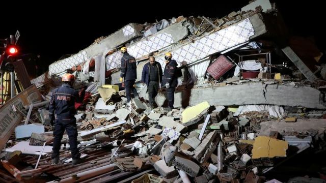 Φονικός σεισμός στην Τουρκία: 21 νεκροί και 1.030 τραυματίες