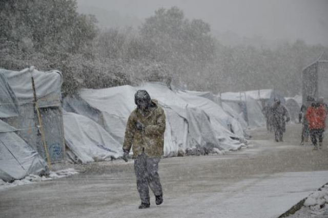 &quot;Καμπανάκι&quot; του ΟΗΕ για τους πρόσφυγες: 1.000 άνθρωποι σε μη θερμαινόμενα αντίσκηνα στην Ελλάδα