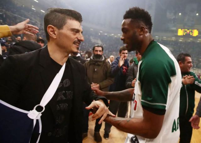 Γιαννακόπουλος σε Θανάση Αντετοκούνμπο: “Τελείωνε με το κ@λ@ NBA κι έλα”