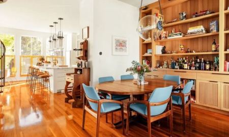 Ο CEO της Airbnb νοικιάζει υπνοδωμάτιο στο σπίτι του δωρεάν - Θα σας φτιάξει και μπισκότα