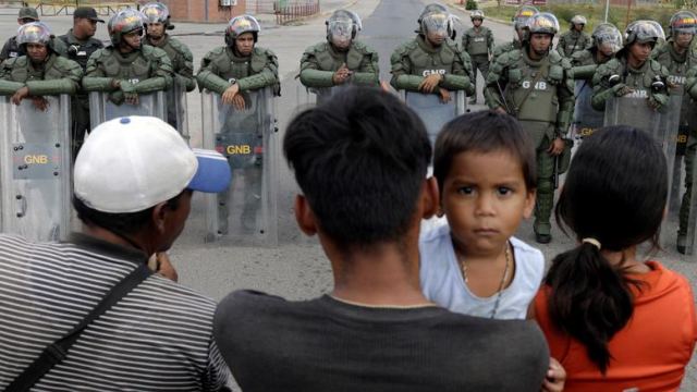 Βενεζουέλα: Δύο νεκροί και δεκαπέντε τραυματίες στα σύνορα με Βραζιλία