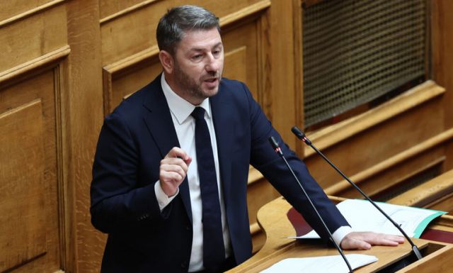 Live Βουλή: Πρόταση δυσπιστίας καταθέτει το ΠΑΣΟΚ - Για ποια θέματα θα εγκαλεί την κυβέρνηση