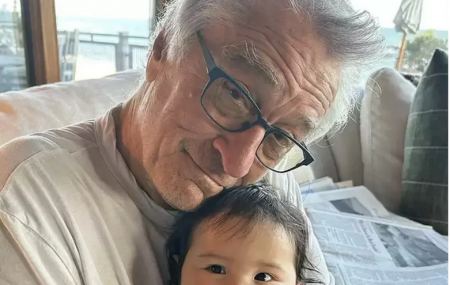 Ο 80χρονος Ρόμπερτ ντε Νίρο λιώνει για την μόλις 10 μηνών κόρη του: «Εξαφανίζονται όλα όταν την κοιτάζω»