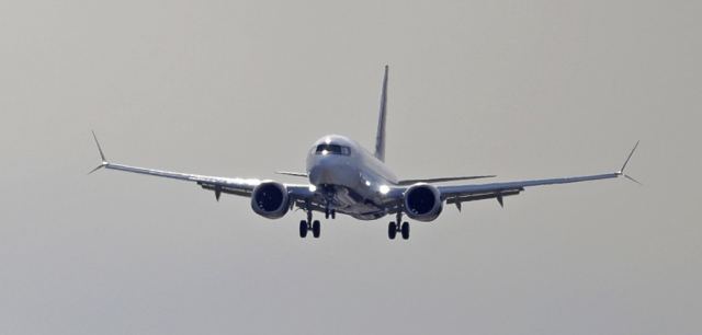 Boeing: Νέο ανησυχητικό περιστατικό -Έσκασε ο μπροστινός τροχός κατά την προσγείωση