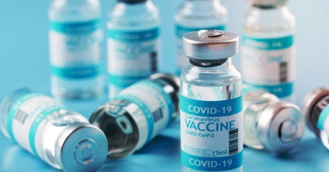 Η AstraZeneca αποσύρει το εμβόλιό της κατά του κορονοϊού λόγω &quot;πλεονάσματος επικαιροποιημένων εμβολίων&quot;