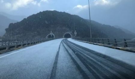 Ήπειρος: Έντονη χιονόπτωση - Πού χρειάζονται αλυσίδες στην Εγνατία Οδό - Κλειστά τα σχολεία σε Μέτσοβο