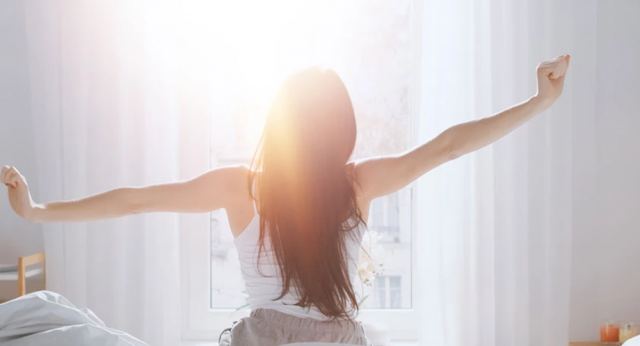 Τρεις τρόποι για να ξυπνήσετε καλύτερα και να βελτιώσετε την ημέρα σας