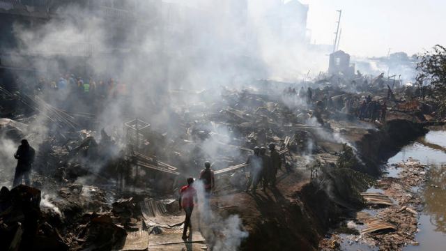 Μεγάλη πυρκαγιά με 15 νεκρούς σε αγορά στο Ναϊρόμπι