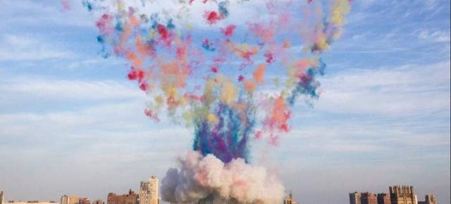 Ένα πολύχρωμο μανιτάρι κάλυψε τον ουρανό του Σικάγο [εικόνες &amp; βίντεο]