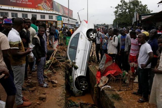 Ακτή Ελεφαντοστού: «Φονική» καταιγίδα άφησε πίσω της τουλάχιστον 18 νεκρούς