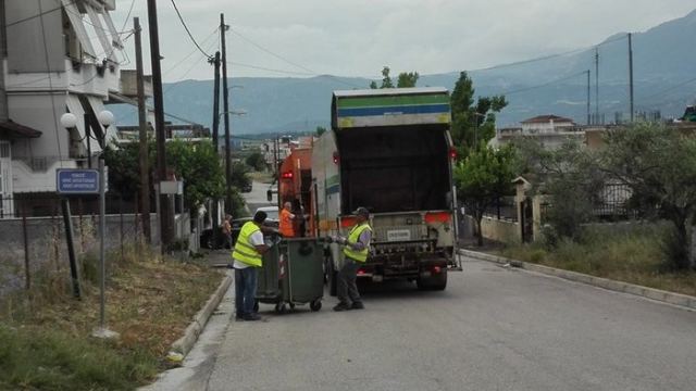 Δήμος Λαμιέων: Το κάδο-πλυντήριο σε δράση